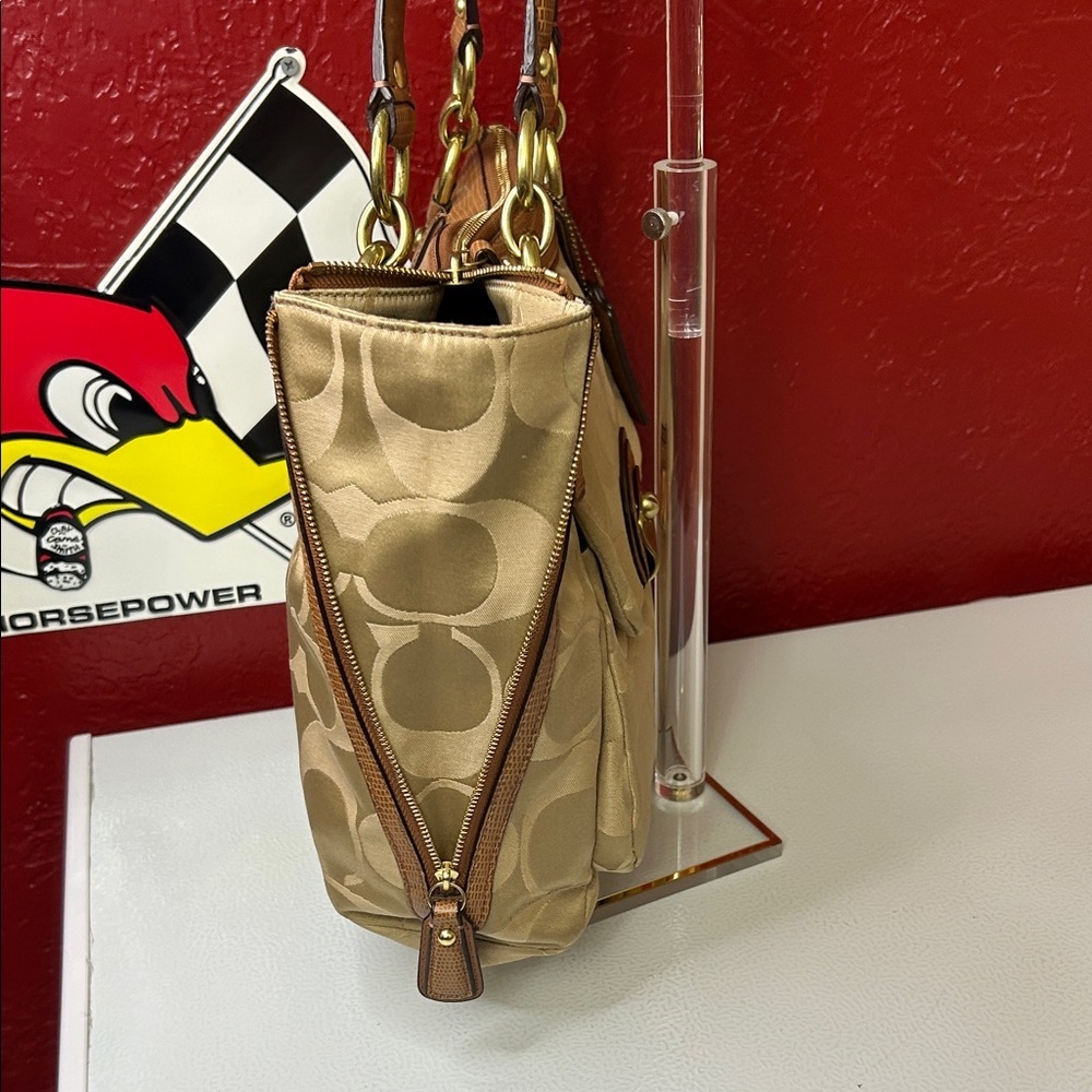 Coach Beige and Brown Shoulder Bag - Picture 8 of 13